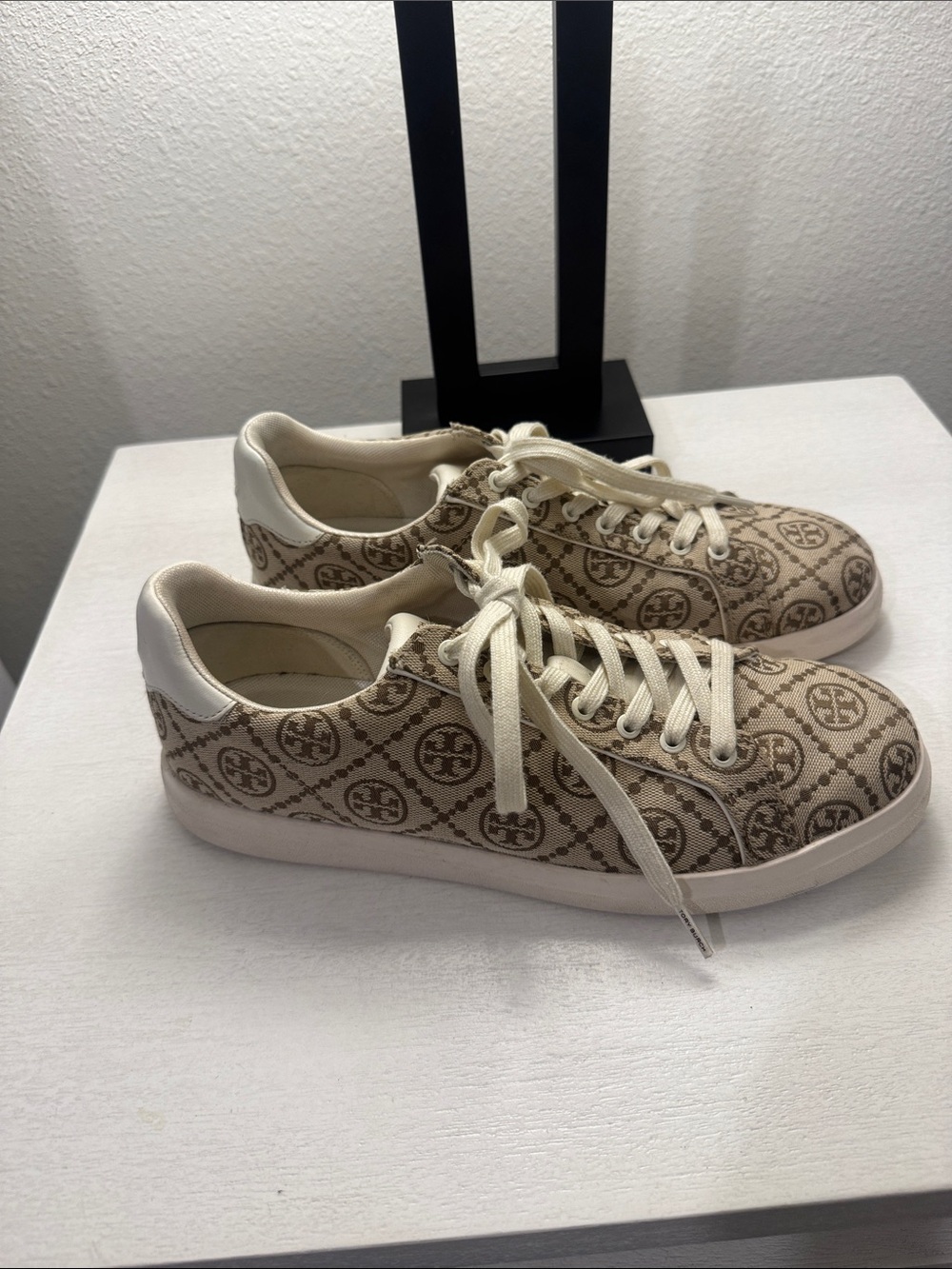 EUC ~ Tory Burch Beige/Brown Howell Logo Canvas Sneakers - Picture 3 of 9